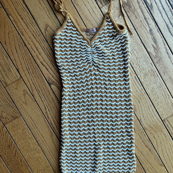 Knit detail dress - Picture 3 of 7